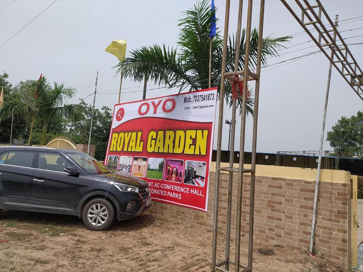 Oyo 82476 Royal Garden Ghaziabad Eksteriør billede